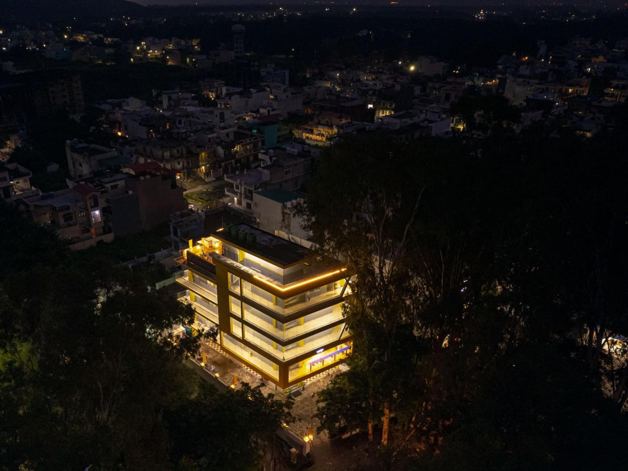 The Hosteller Dehradun Bagian luar foto