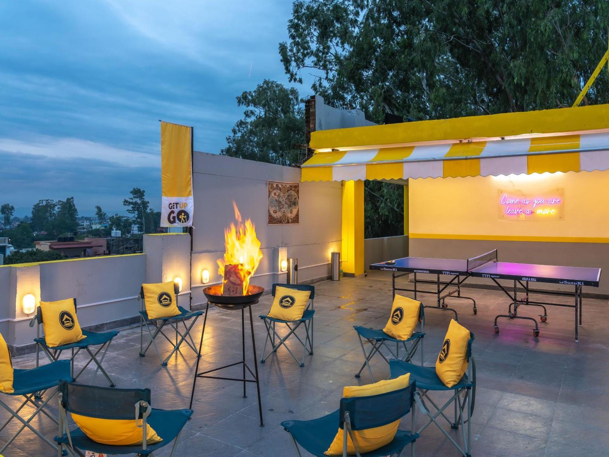 The Hosteller Dehradun Bagian luar foto