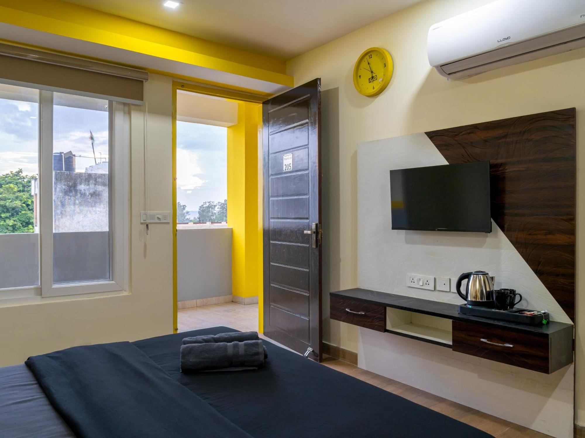 The Hosteller Dehradun Bagian luar foto