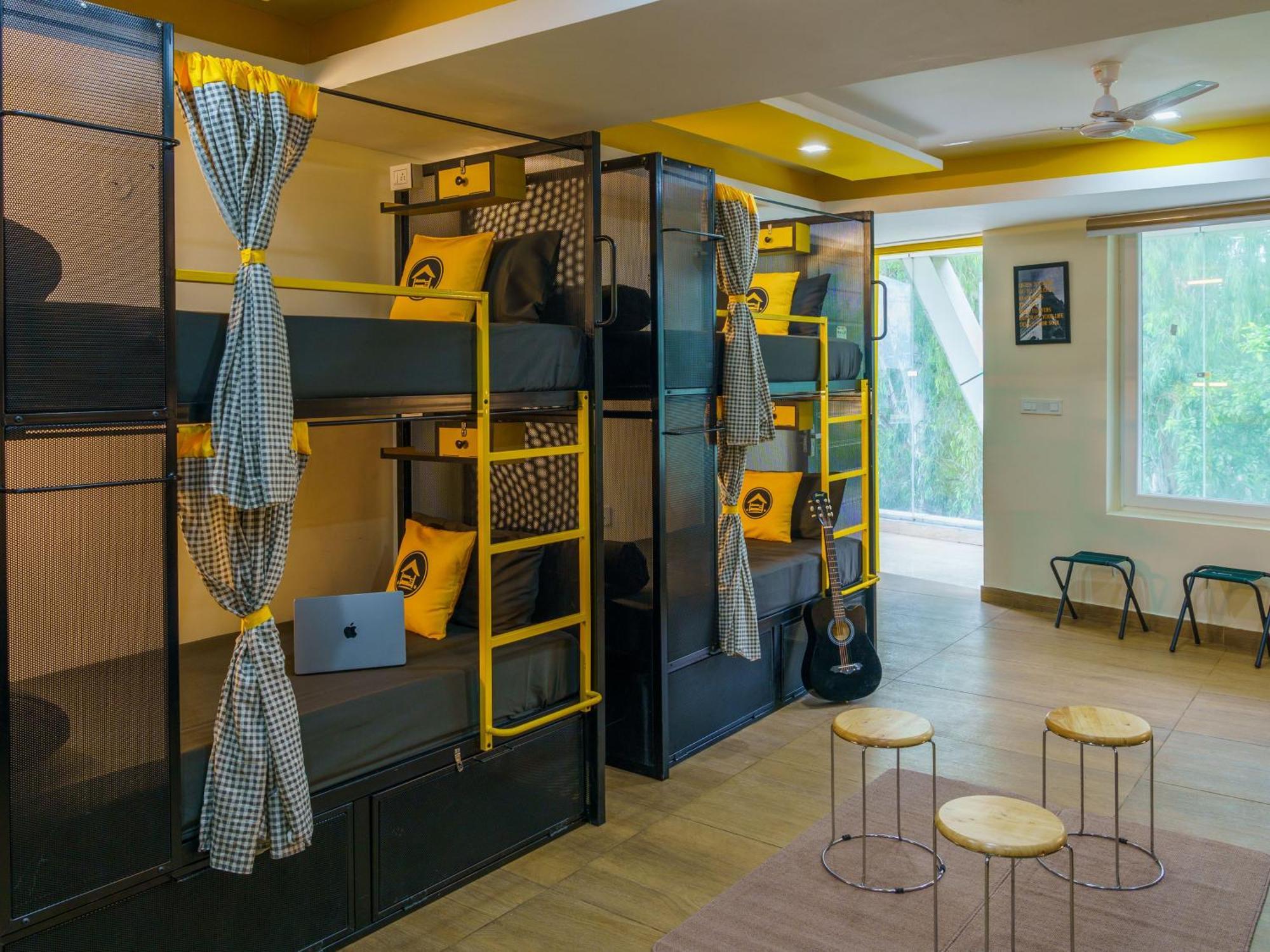 The Hosteller Dehradun Bagian luar foto